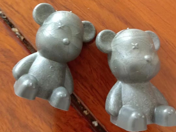 濟(jì)寧安屹工貿(mào)承接注塑模具和注塑產(chǎn)品專(zhuān)業(yè)代工，金日接單網(wǎng)紅小熊杯，日產(chǎn)8萬(wàn)只